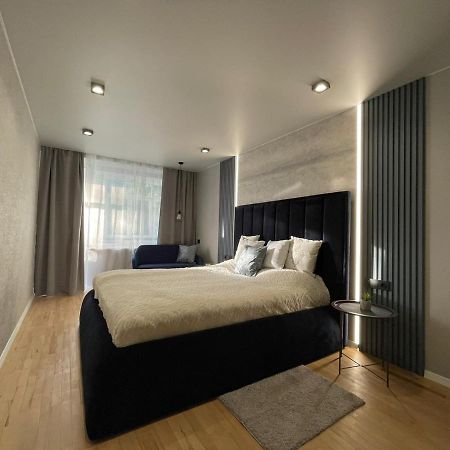 Citadel Vip Apartment Lviv Exterior photo